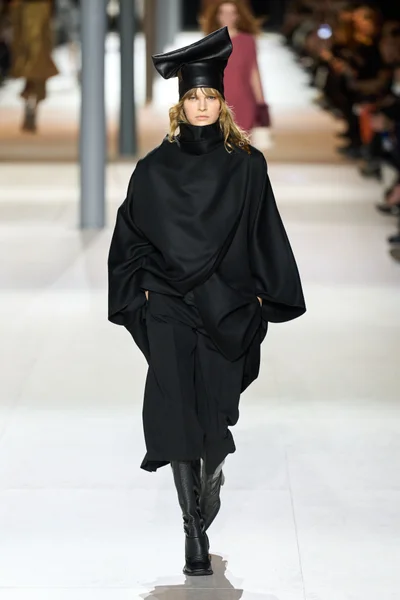 Look 44